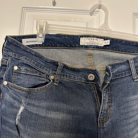 Torrid Boyfriend jeans - Picture 4 of 5